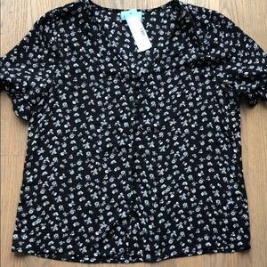 Ruffle sleeve blouse